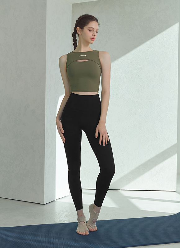 Black Label Signature 300N Cut-Off Top