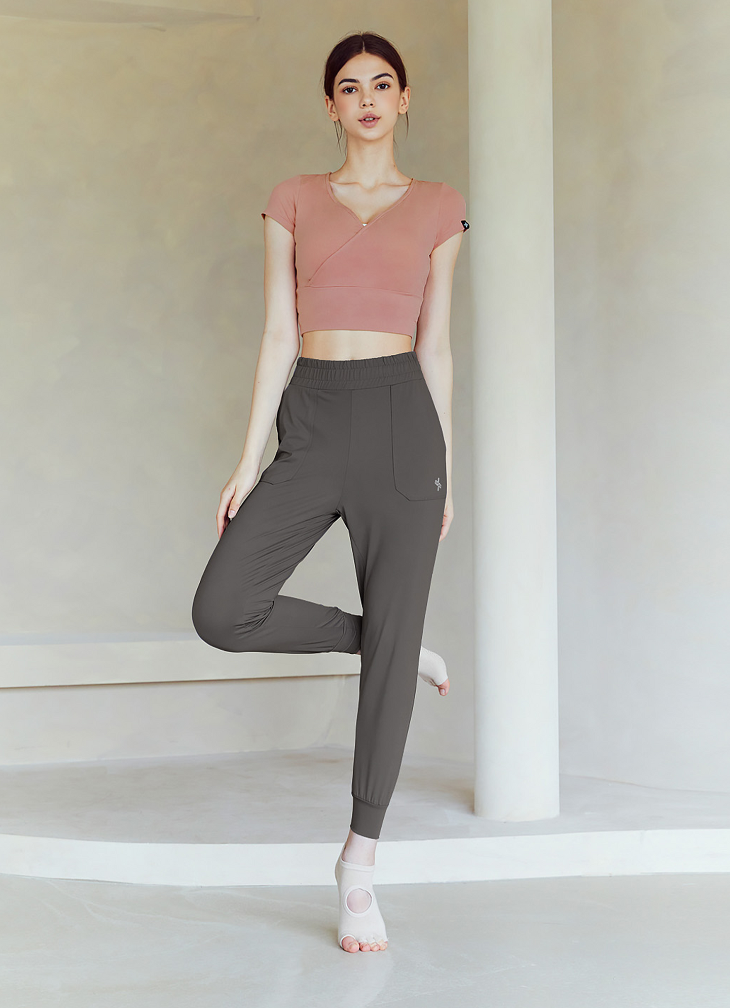 Medium Feather In-Band Jogger Pants