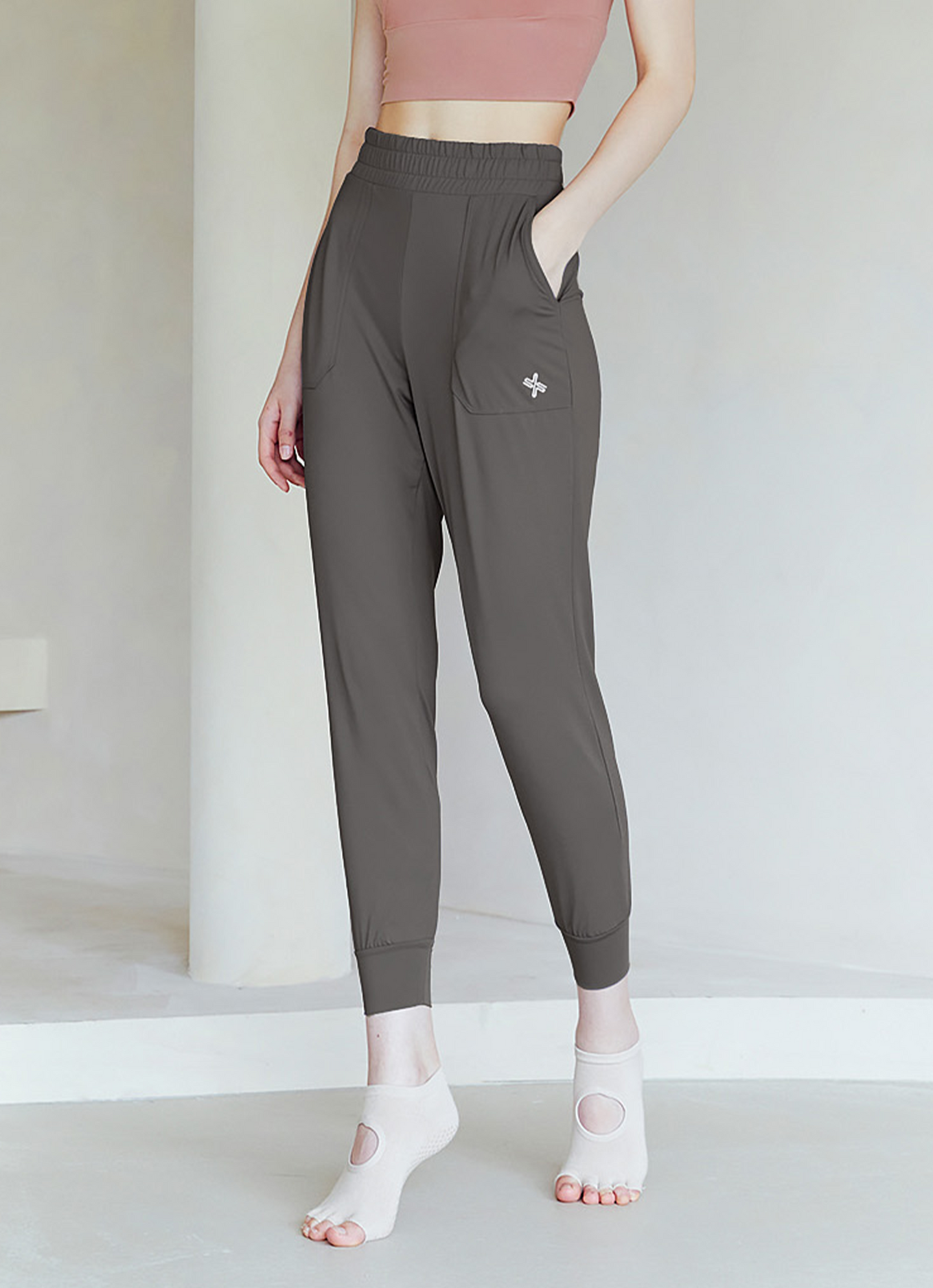 Medium Feather In-Band Jogger Pants