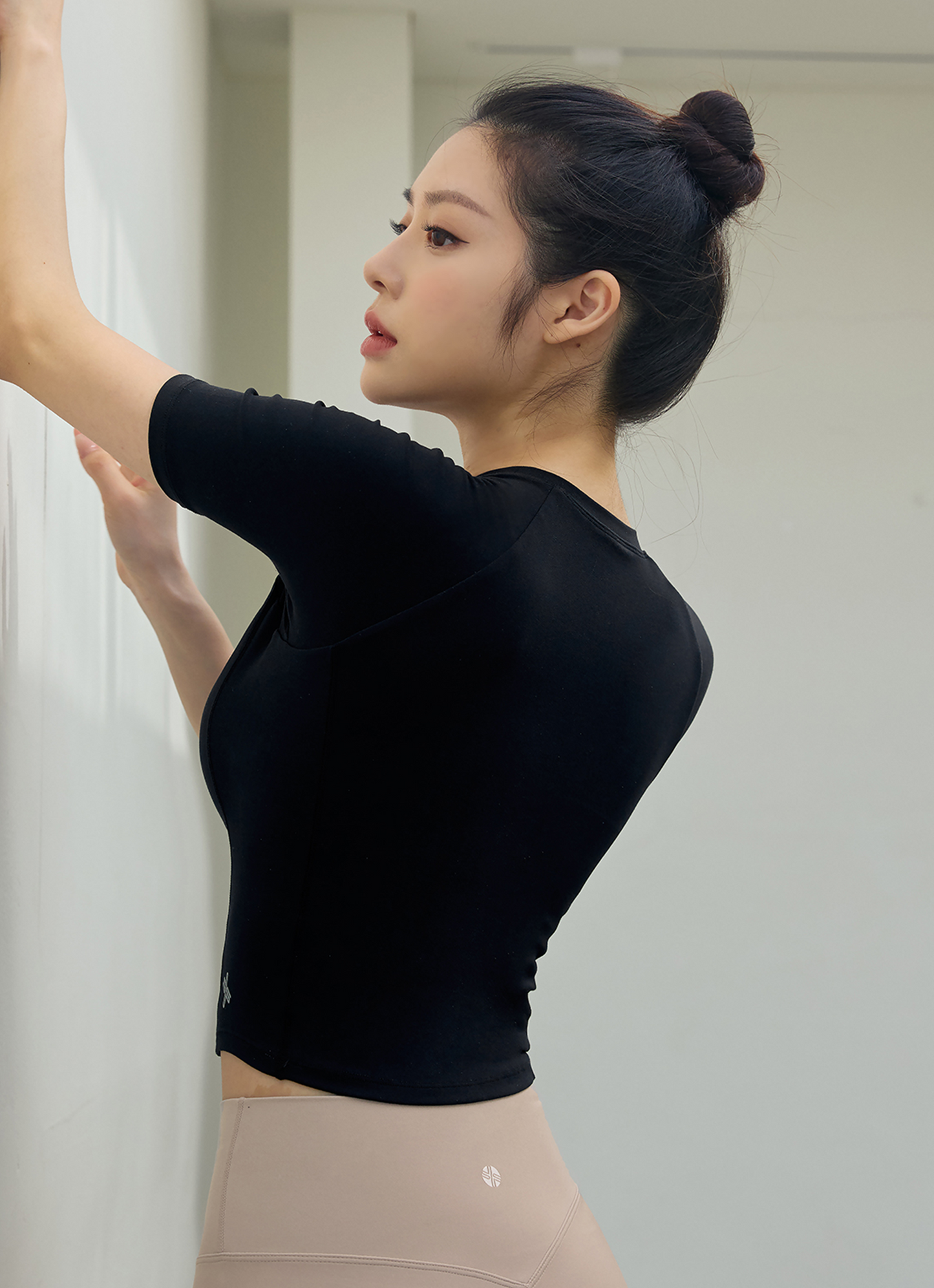 06060e_Black